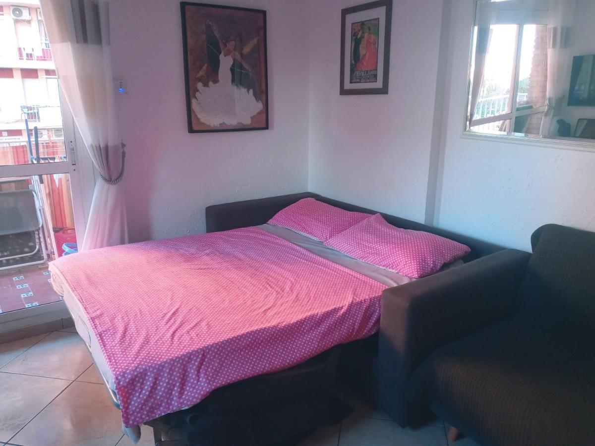 Minerva 1-Bedroom Close To The Beach Park Etc เบนัลมาเดนา ภายนอก รูปภาพ