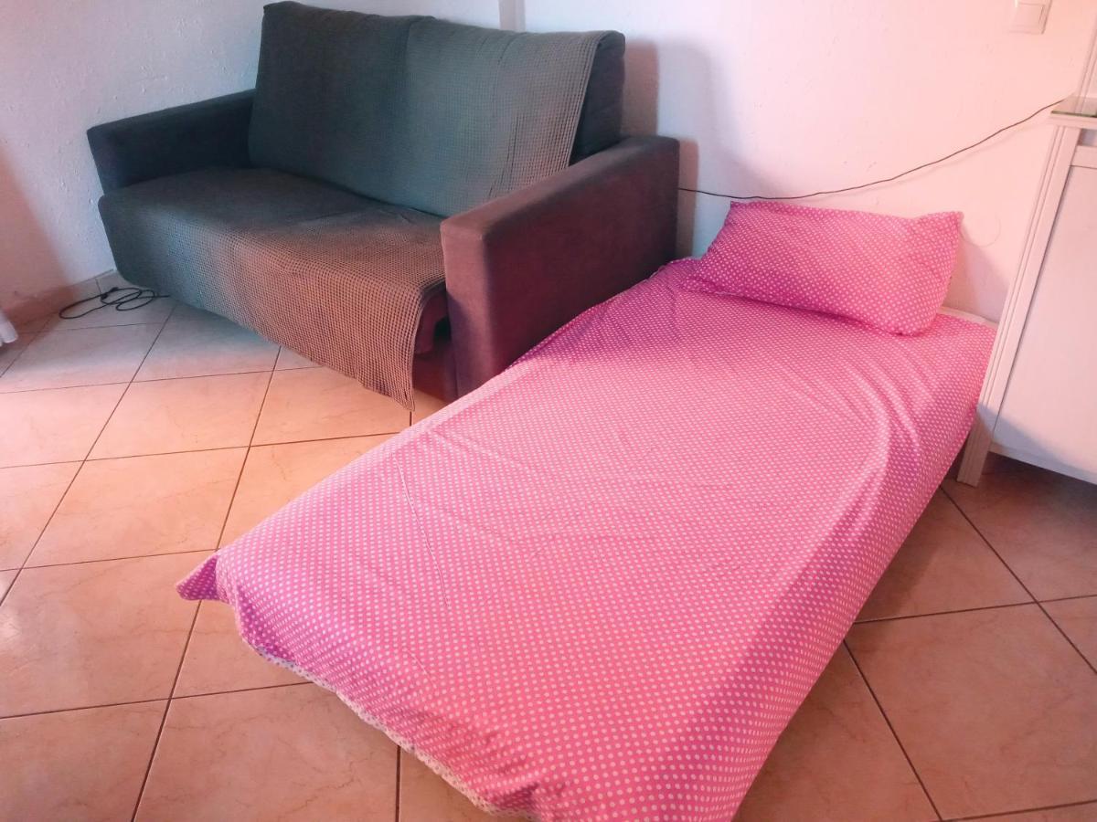 Minerva 1-Bedroom Close To The Beach Park Etc เบนัลมาเดนา ภายนอก รูปภาพ