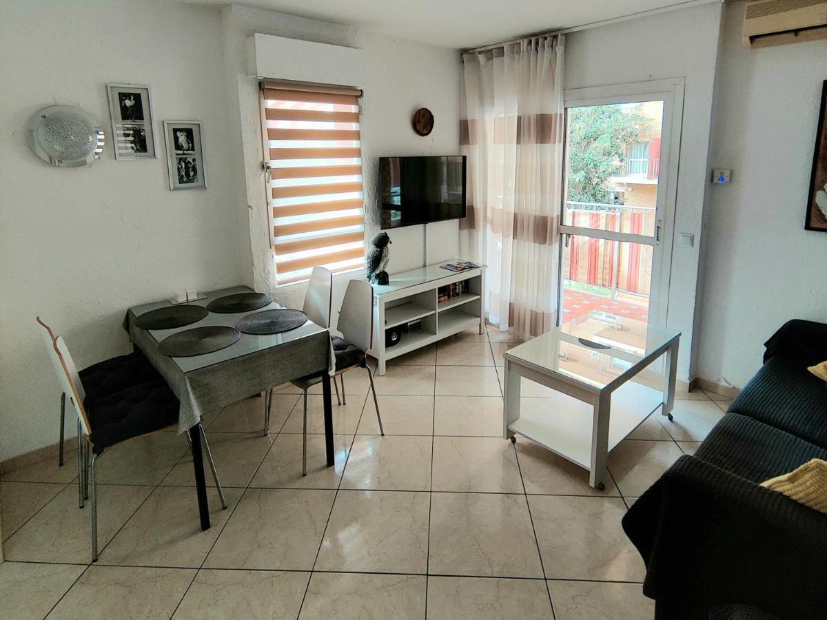 Minerva 1-Bedroom Close To The Beach Park Etc เบนัลมาเดนา ภายนอก รูปภาพ